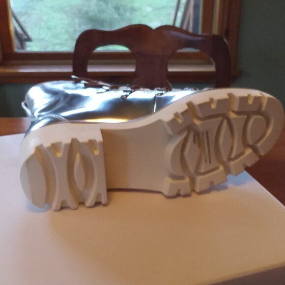 The Drop Women's Silver Faux Lined Lace Up Ankle Winter Boots Size 7.5 NWT - Picture 11 of 11